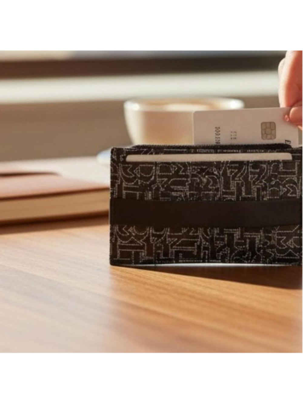 Mischka Badgley Black Credit Card Holder with Tab
A stylish black credit card h - Picture 1 of 2